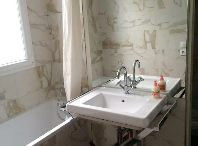 Louvre Vendome With Air Conditionning