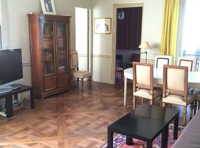 Louvre Vendome With Air Conditionning